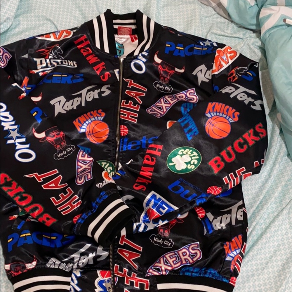 Reversible Mitchell & Ness Basketball Bomber